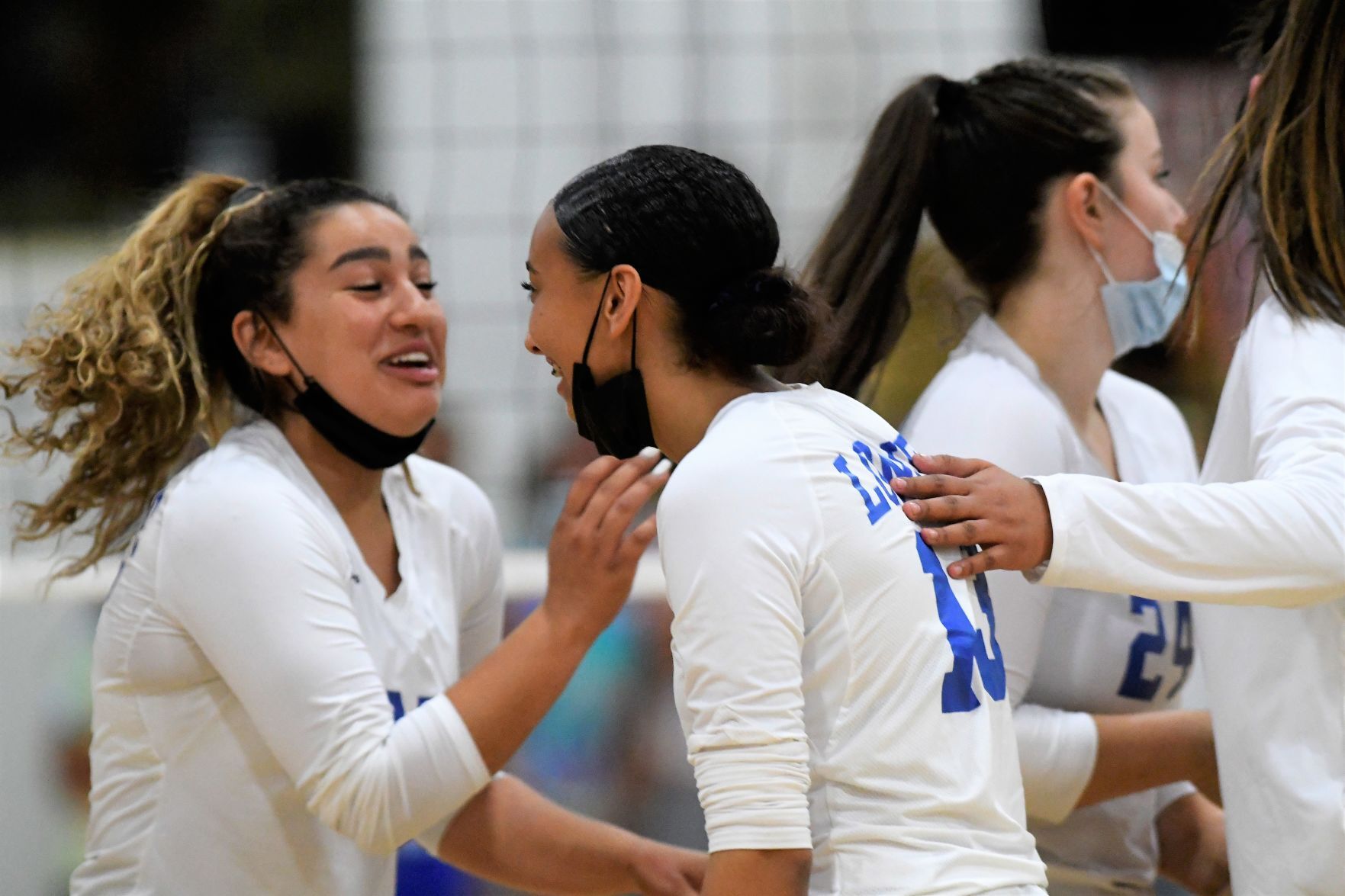 093021 LHS CHS VBALL 17.JPG